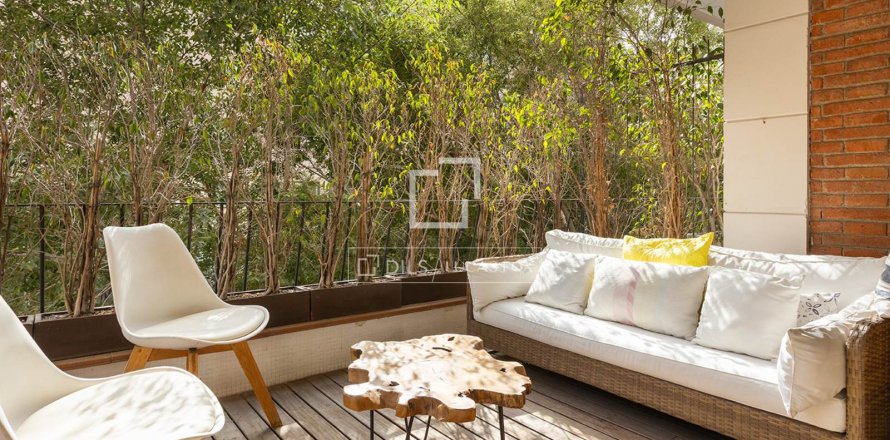 3 bedrooms apartment for sale in Barcelona, Catalonia, Spain № 8494