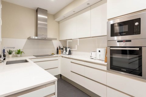 3 bedrooms apartment for sale in Barcelona, Catalonia, Spain № 8494 - photo 16