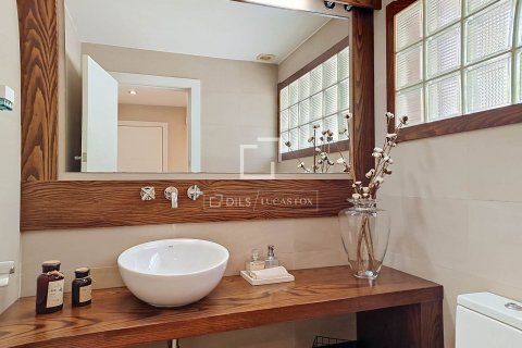 3 bedrooms villa for sale in Vilanova i la Geltru, Barcelona, Catalonia, Spain № 8495 - photo 3