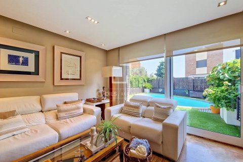 3 bedrooms villa for sale in Vilanova i la Geltru, Barcelona, Catalonia, Spain № 8495 - photo 11