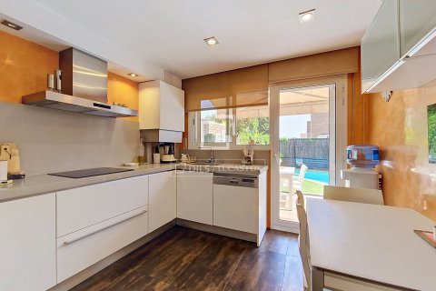 3 bedrooms villa for sale in Vilanova i la Geltru, Barcelona, Catalonia, Spain № 8495 - photo 14