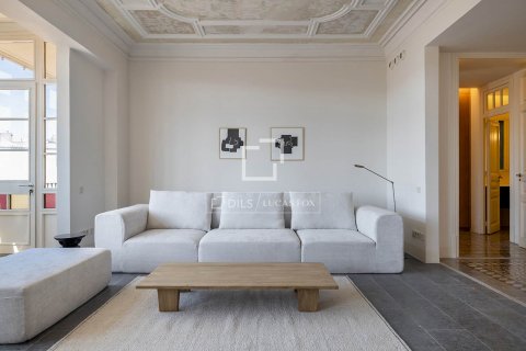 3 chambres apartment à vendre à Barcelona, Catalonia, Spain № 8496 - photo 3