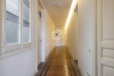 3 chambres apartment à vendre à Barcelona, Catalonia, Spain № 8496 - photo 24
