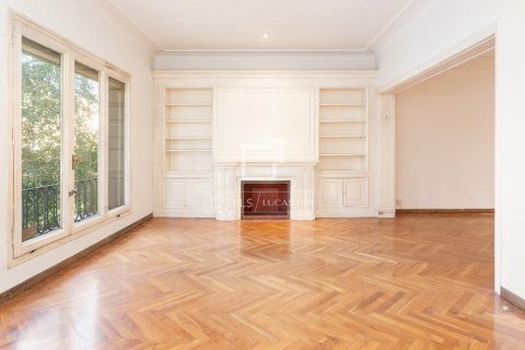 5 bedrooms apartment for sale in Barcelona, Catalonia, Spain № 8493