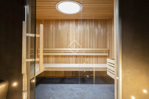 Apartamento de 2 dormitorios en venta en Barcelona, Cataluña, Spain № 4307 - foto 2