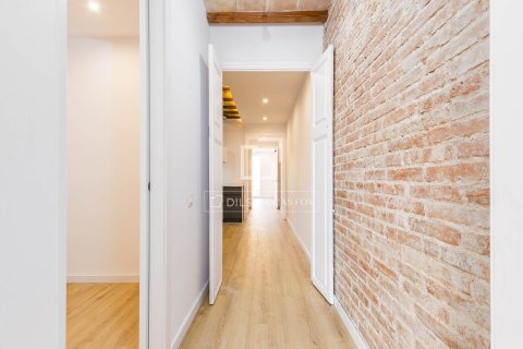 Apartamento de 2 dormitorios en venta en Barcelona, Cataluña, Spain № 4309 - foto 14