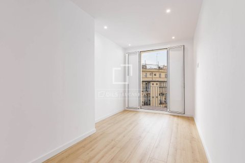 Apartamento de 2 dormitorios en venta en Barcelona, Cataluña, Spain № 4309 - foto 20