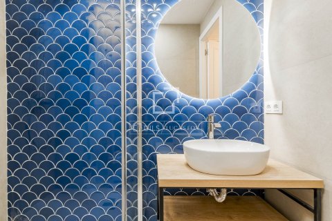 Apartamento de 2 dormitorios en venta en Barcelona, Cataluña, Spain № 4309 - foto 24