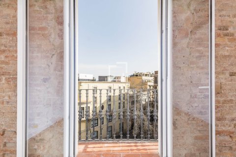Apartamento de 2 dormitorios en venta en Barcelona, Cataluña, Spain № 4309 - foto 7