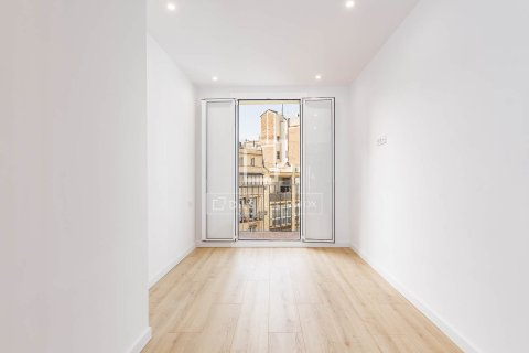 Apartamento de 2 dormitorios en venta en Barcelona, Cataluña, Spain № 4309 - foto 4