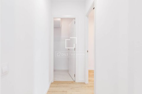 Apartamento de 2 dormitorios en venta en Barcelona, Cataluña, Spain № 4309 - foto 26