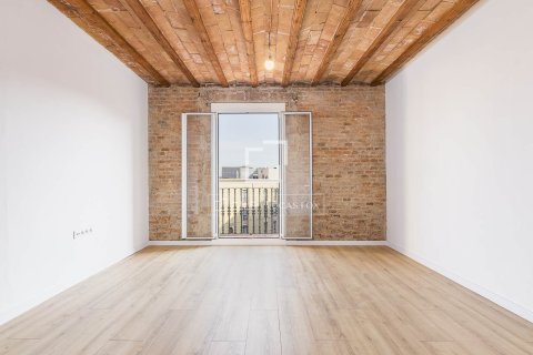 Apartamento de 2 dormitorios en venta en Barcelona, Cataluña, Spain № 4309 - foto 2