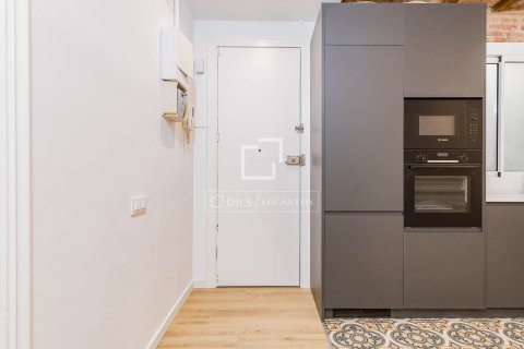 Apartamento de 2 dormitorios en venta en Barcelona, Cataluña, Spain № 4309 - foto 18