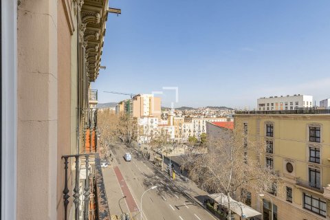 Apartamento de 2 dormitorios en venta en Barcelona, Cataluña, Spain № 4309 - foto 22