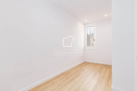 Apartamento de 2 dormitorios en venta en Barcelona, Cataluña, Spain № 4309 - foto 27