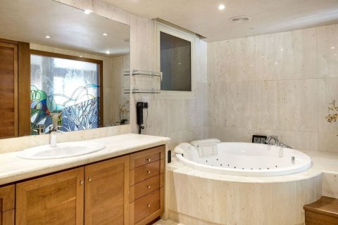 Сasa de 8 dormitorios en venta en Sitges, Barcelona, Cataluña, Spain № 6630 - foto 22