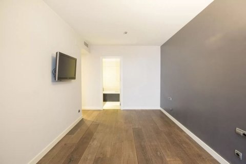 3 bedrooms apartment for sale in Barcelona, Catalonia, Spain № 6625 - photo 11
