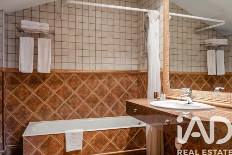 Купить коммерческую недвижимость в Лерида, Испания 4716м², № 4700 - фото 5