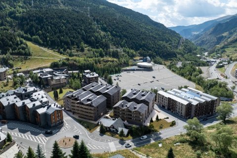 Apartamento de 3 dormitorios en venta en Principado De Andorra (Ninguna Poblacion Tiene C.P.), Lérida, Cataluña, Spain № 7802 - foto 5