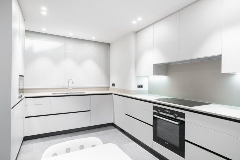 3 bedrooms apartment for sale in Barcelona, Catalonia, Spain № 1493 - photo 6