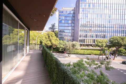 3 bedrooms apartment for sale in Barcelona, Catalonia, Spain № 1493 - photo 4