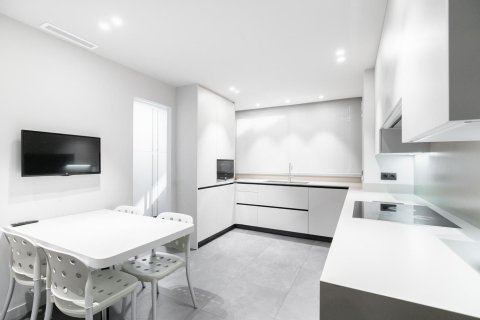 3 bedrooms apartment for sale in Barcelona, Catalonia, Spain № 1493 - photo 7