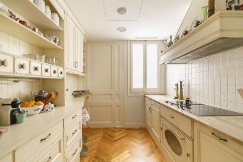 4 bedrooms apartment for sale in Barcelona, Catalonia, Spain № 1490 - photo 5