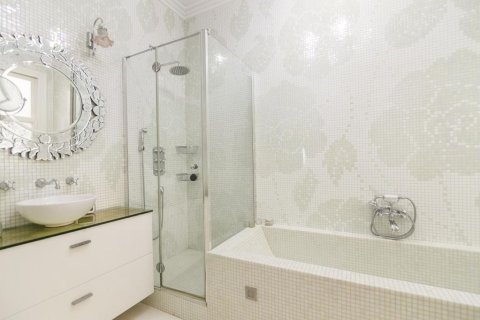 4 bedrooms apartment for sale in Barcelona, Catalonia, Spain № 1490 - photo 11