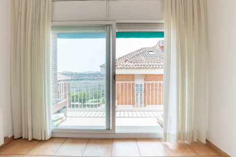 Apartamento de 3 dormitorios en venta en Sant Cugat del Vallès, Barcelona, Cataluña, Spain № 1488 - foto 3