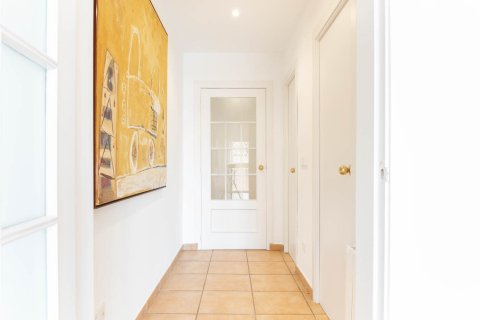 Apartamento de 3 dormitorios en venta en Sant Cugat del Vallès, Barcelona, Cataluña, Spain № 1488 - foto 29