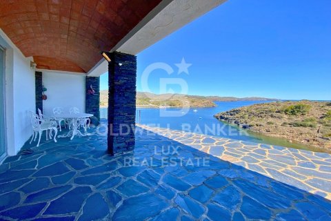 Сasa de 12 dormitorios en venta en Cadaqués, Gerona, Cataluña, Spain № 5934 - foto 11