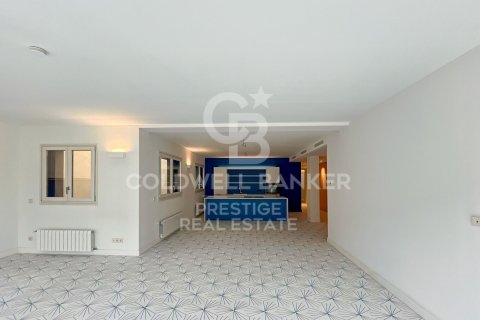 2 bedrooms apartment for sale in Barcelona, Catalonia, Spain № 5932 - photo 2