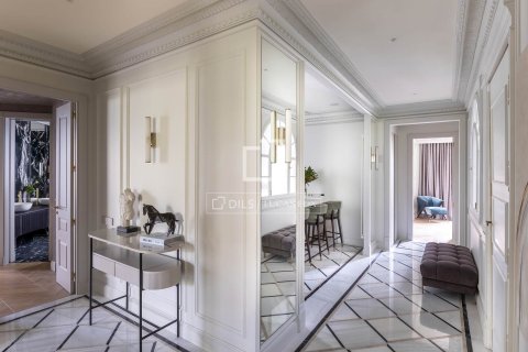 4 bedrooms apartment for sale in Barcelona, Catalonia, Spain № 4336 - photo 2