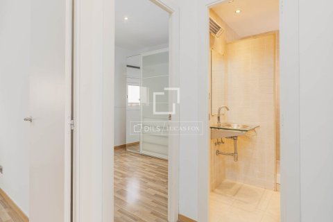 2 bedrooms apartment for sale in Barcelona, Catalonia, Spain № 6374 - photo 18