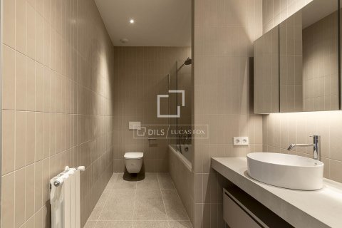 Ático de 3 dormitorios en venta en Barcelona, Cataluña, Spain № 4413 - foto 28