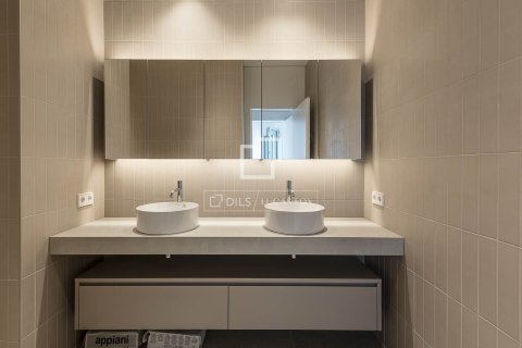 Ático de 3 dormitorios en venta en Barcelona, Cataluña, Spain № 4413 - foto 27
