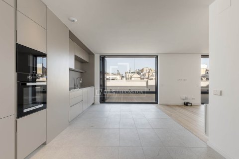 Ático de 3 dormitorios en venta en Barcelona, Cataluña, Spain № 4413 - foto 5