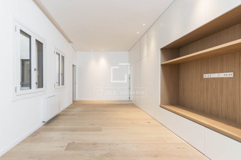 Ático de 3 dormitorios en venta en Barcelona, Cataluña, Spain № 4413 - foto 19