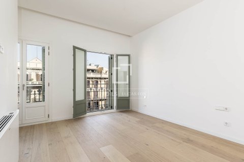 Ático de 3 dormitorios en venta en Barcelona, Cataluña, Spain № 4413 - foto 20