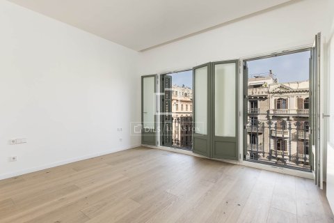Ático de 3 dormitorios en venta en Barcelona, Cataluña, Spain № 4413 - foto 30