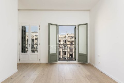 Ático de 3 dormitorios en venta en Barcelona, Cataluña, Spain № 4413 - foto 23