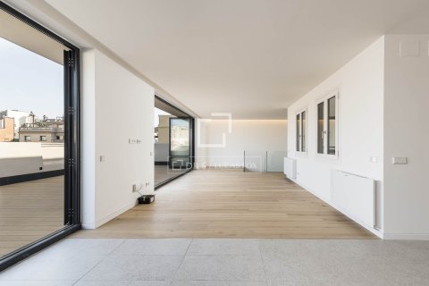 Ático de 3 dormitorios en venta en Barcelona, Cataluña, Spain № 4413 - foto 4
