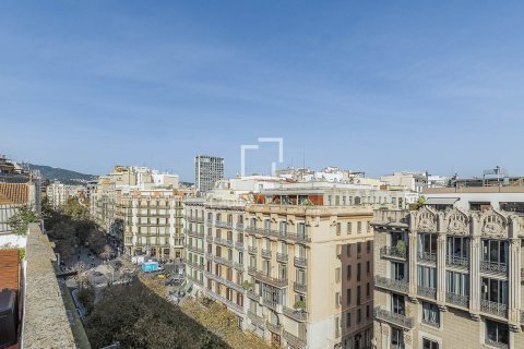 Ático de 3 dormitorios en venta en Barcelona, Cataluña, Spain № 4413 - foto 14