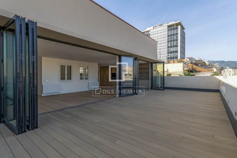 Ático de 3 dormitorios en venta en Barcelona, Cataluña, Spain № 4413 - foto 12