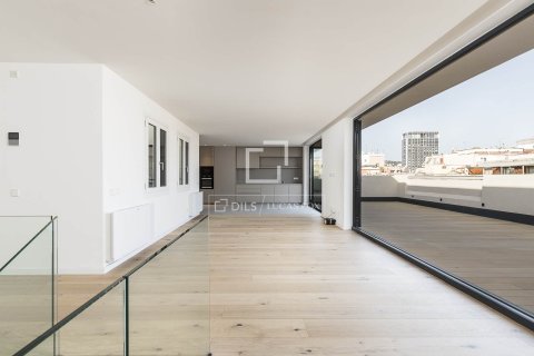 Ático de 3 dormitorios en venta en Barcelona, Cataluña, Spain № 4413 - foto 2