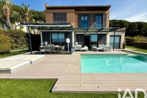 5 bedrooms house for rent in Sant Vicenc De Montalt, Barcelona, Catalonia, Spain № 8460