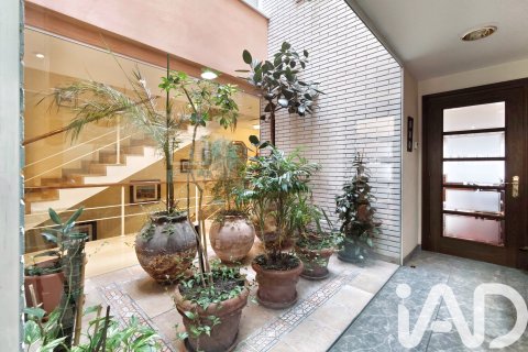 Apartamento de 5 dormitorios en venta en Igualada, Barcelona, Cataluña, Spain № 7442 - foto 13
