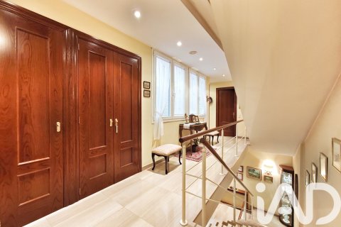 Apartamento de 5 dormitorios en venta en Igualada, Barcelona, Cataluña, Spain № 7442 - foto 9