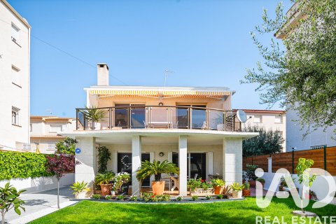 4 bedrooms house for sale in Cunit, Tarragona, Catalonia, Spain № 7444