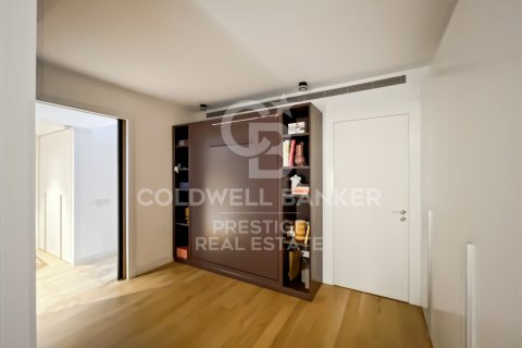 Apartamento de 2 dormitorios en venta en Barcelona, Cataluña, Spain № 5465 - foto 24